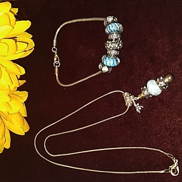 Jewelry - Beautiful Glass Beaded Necklace and Bracelet
